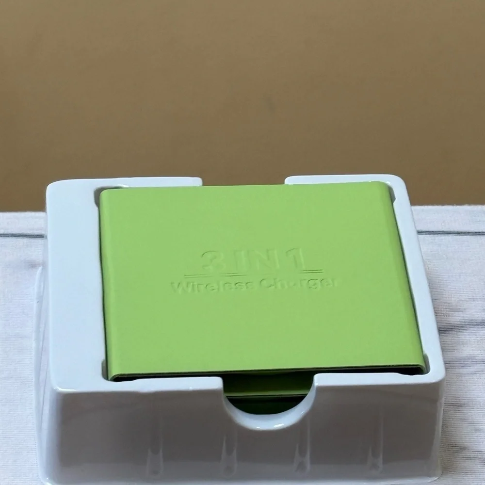 3-in-1 Wireless Travel Charger with MagSafe